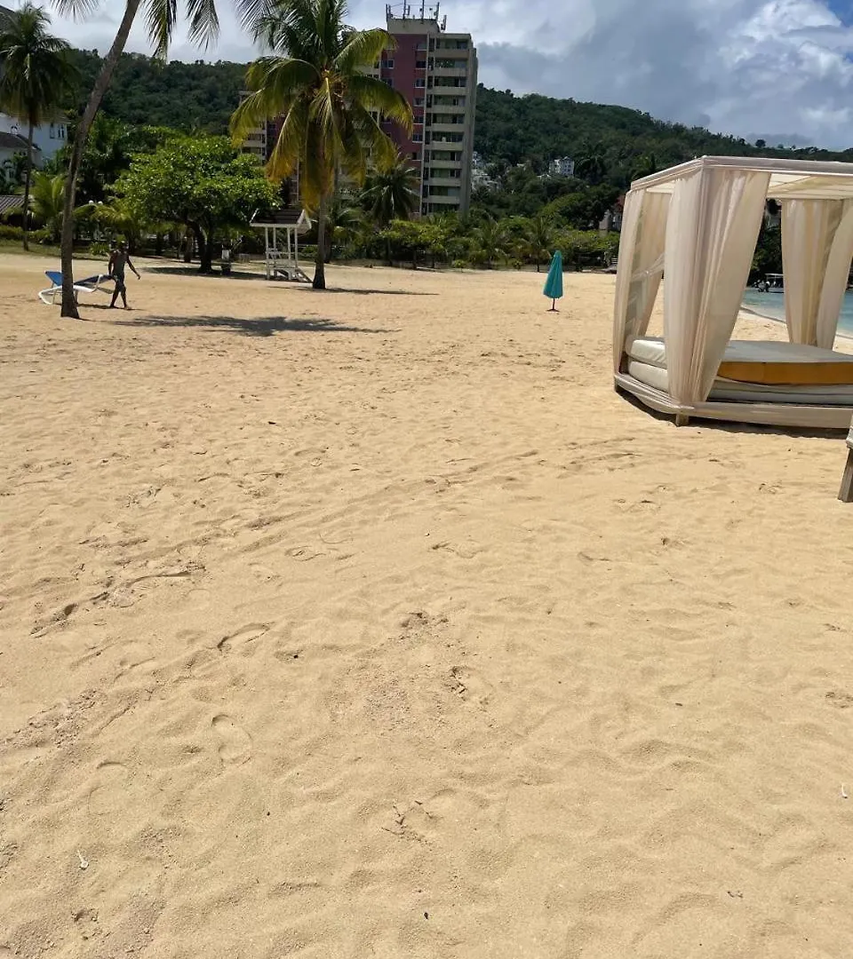 Towers By The Beach Ocho Rios